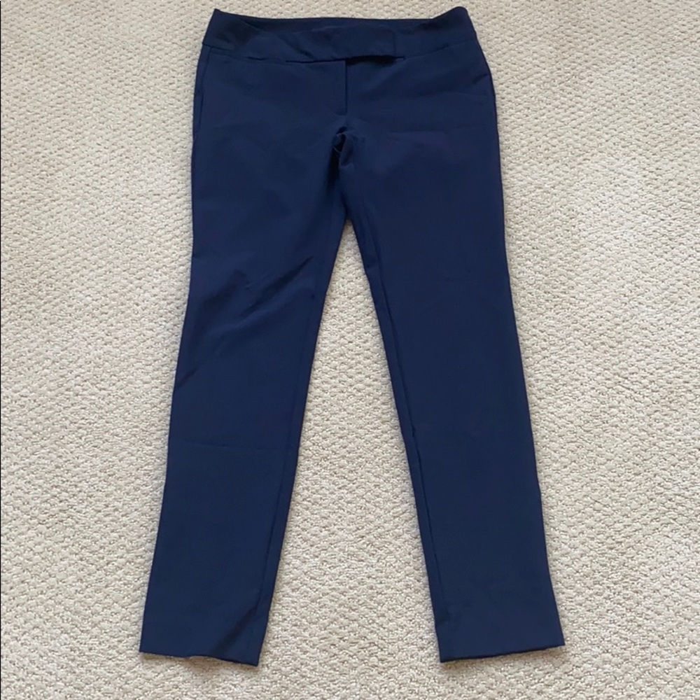 ANN TAYLOR modern style NAVY slacks. Size 2.